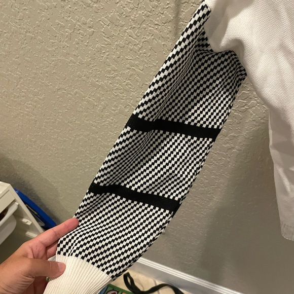 Women’s Sweater - Picture 3 of 3